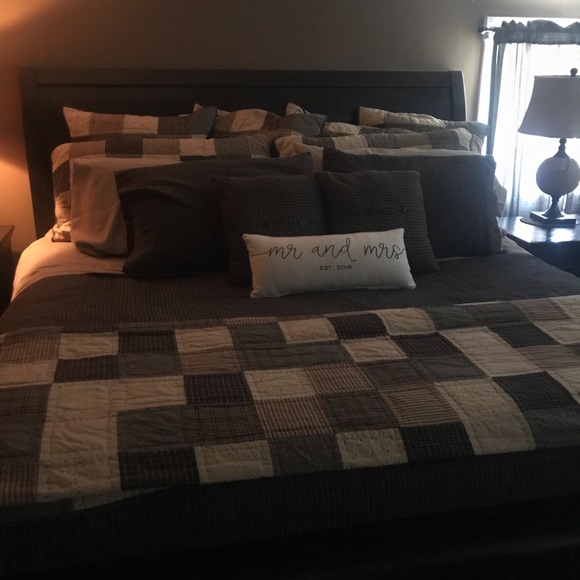 King size quilt , Kettle Grove - Picture 2 of 3